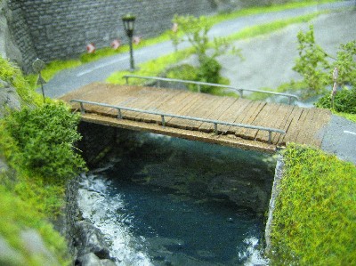 Brücke mit Wasser
